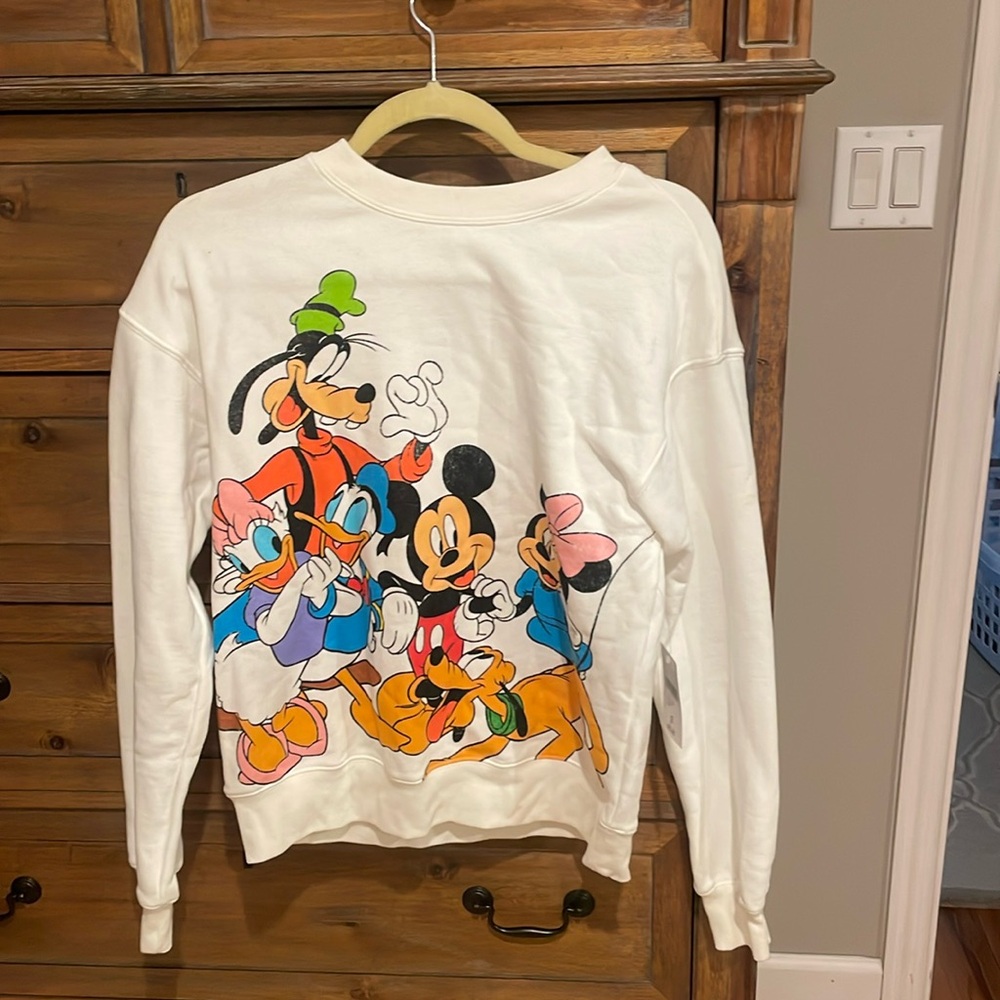 DISNEY crew neck sweatshirt